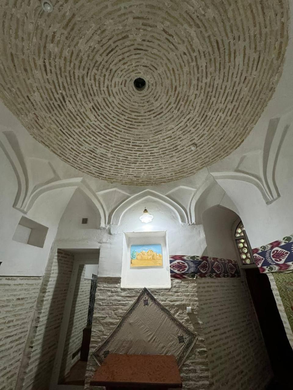 Ohun Caravan Sarai 18Th Century Old Hause Historical Unesco Heritage List 1 Minutes To Bukhara Old Town Square Est-Since 1826 For Walk In Guest Parking, Cozy Room, Best Location And Strong Wifi Exterior photo