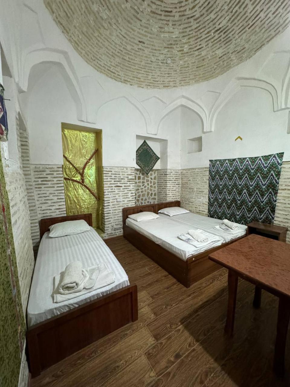 Ohun Caravan Sarai 18Th Century Old Hause Historical Unesco Heritage List 1 Minutes To Bukhara Old Town Square Est-Since 1826 For Walk In Guest Parking, Cozy Room, Best Location And Strong Wifi Exterior photo