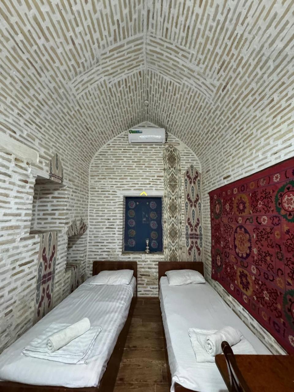 Ohun Caravan Sarai 18Th Century Old Hause Historical Unesco Heritage List 1 Minutes To Bukhara Old Town Square Est-Since 1826 For Walk In Guest Parking, Cozy Room, Best Location And Strong Wifi Exterior photo