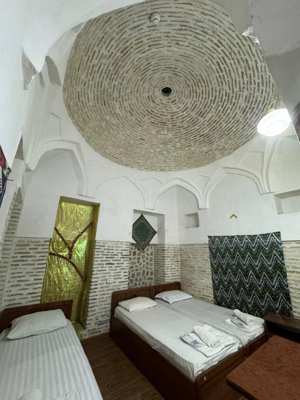 Ohun Caravan Sarai 18Th Century Old Hause Historical Unesco Heritage List 1 Minutes To Bukhara Old Town Square Est-Since 1826 For Walk In Guest Parking, Cozy Room, Best Location And Strong Wifi Exterior photo