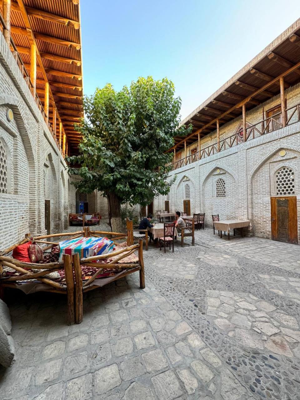 Ohun Caravan Sarai 18Th Century Old Hause Historical Unesco Heritage List 1 Minutes To Bukhara Old Town Square Est-Since 1826 For Walk In Guest Parking, Cozy Room, Best Location And Strong Wifi Exterior photo