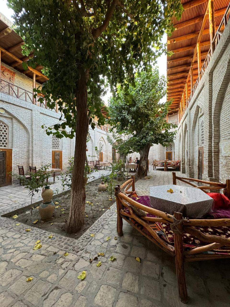Ohun Caravan Sarai 18Th Century Old Hause Historical Unesco Heritage List 1 Minutes To Bukhara Old Town Square Est-Since 1826 For Walk In Guest Parking, Cozy Room, Best Location And Strong Wifi Exterior photo