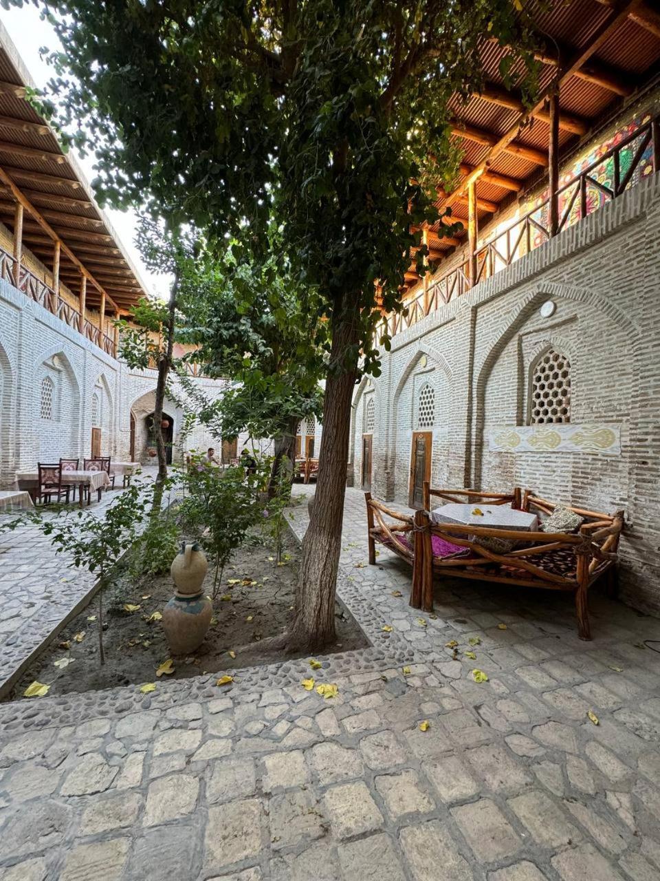 Ohun Caravan Sarai 18Th Century Old Hause Historical Unesco Heritage List 1 Minutes To Bukhara Old Town Square Est-Since 1826 For Walk In Guest Parking, Cozy Room, Best Location And Strong Wifi Exterior photo