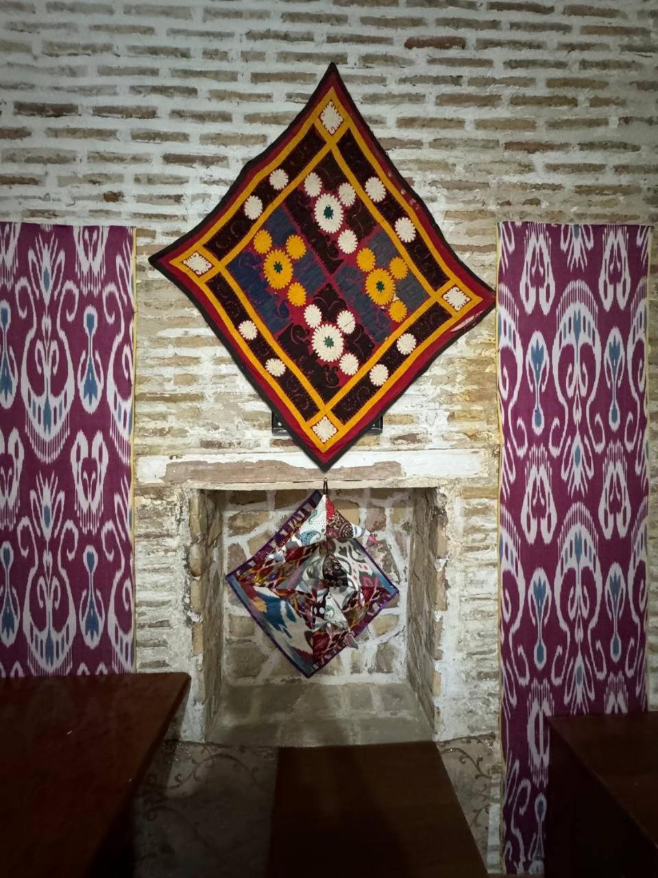 Ohun Caravan Sarai 18Th Century Old Hause Historical Unesco Heritage List 1 Minutes To Bukhara Old Town Square Est-Since 1826 For Walk In Guest Parking, Cozy Room, Best Location And Strong Wifi Exterior photo