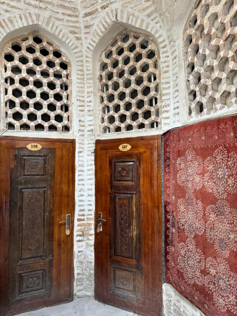 Ohun Caravan Sarai 18Th Century Old Hause Historical Unesco Heritage List 1 Minutes To Bukhara Old Town Square Est-Since 1826 For Walk In Guest Parking, Cozy Room, Best Location And Strong Wifi Exterior photo