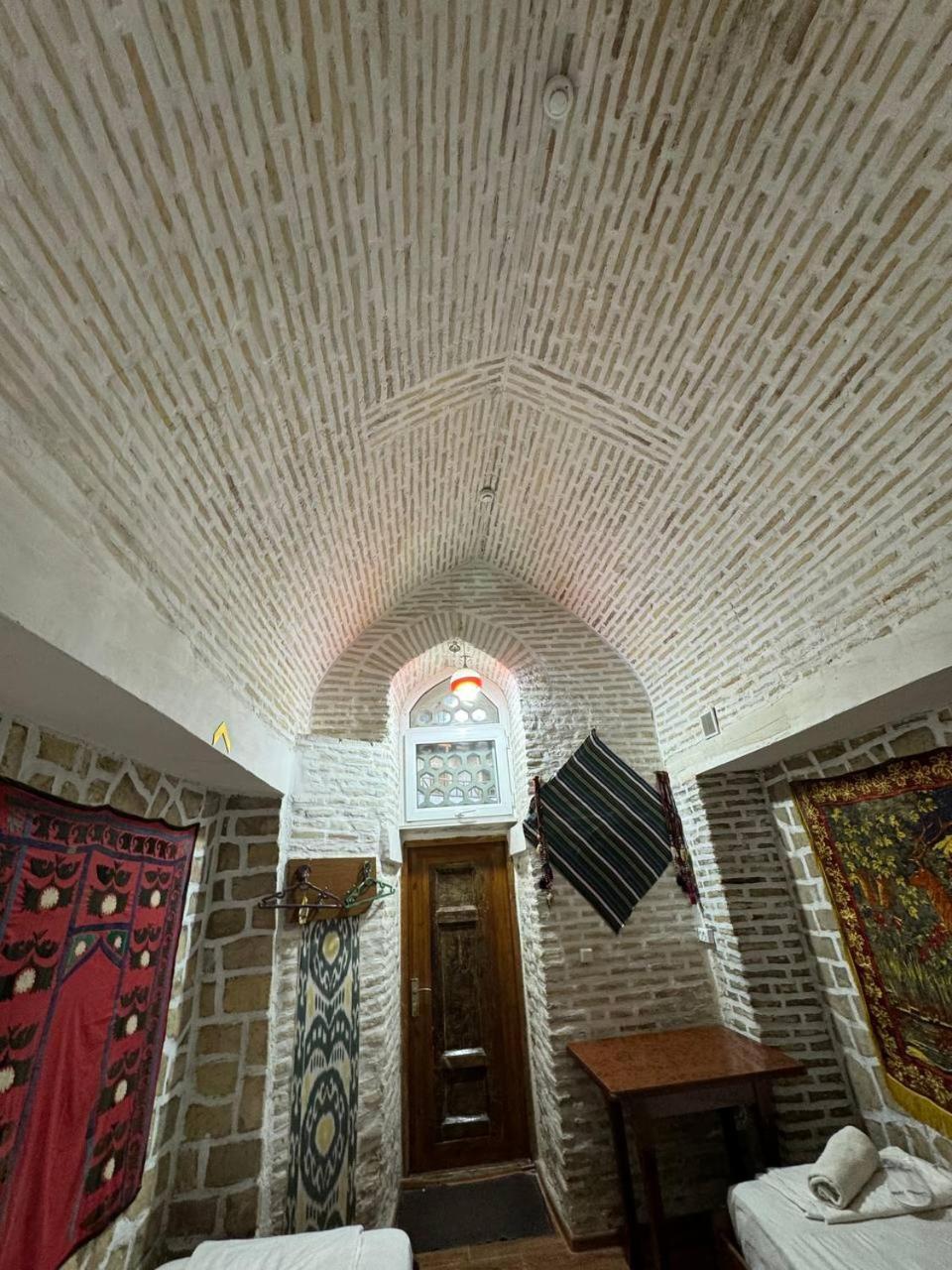 Ohun Caravan Sarai 18Th Century Old Hause Historical Unesco Heritage List 1 Minutes To Bukhara Old Town Square Est-Since 1826 For Walk In Guest Parking, Cozy Room, Best Location And Strong Wifi Exterior photo