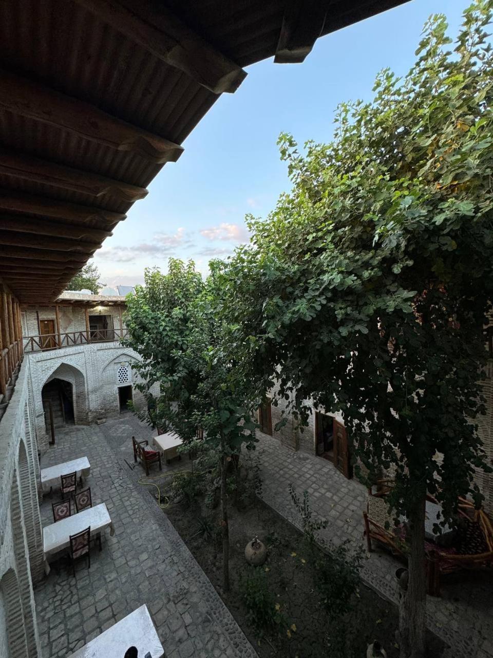 Ohun Caravan Sarai 18Th Century Old Hause Historical Unesco Heritage List 1 Minutes To Bukhara Old Town Square Est-Since 1826 For Walk In Guest Parking, Cozy Room, Best Location And Strong Wifi Exterior photo