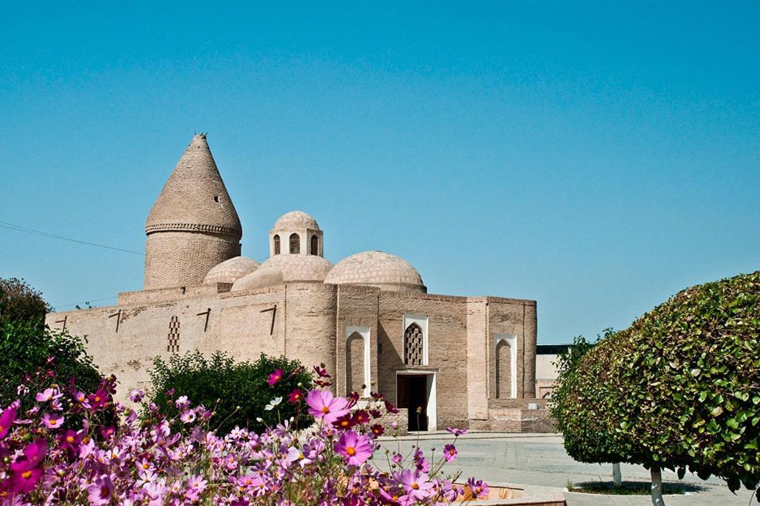 Ohun Caravan Sarai 18Th Century Old Hause Historical Unesco Heritage List 1 Minutes To Bukhara Old Town Square Est-Since 1826 For Walk In Guest Parking, Cozy Room, Best Location And Strong Wifi Exterior photo