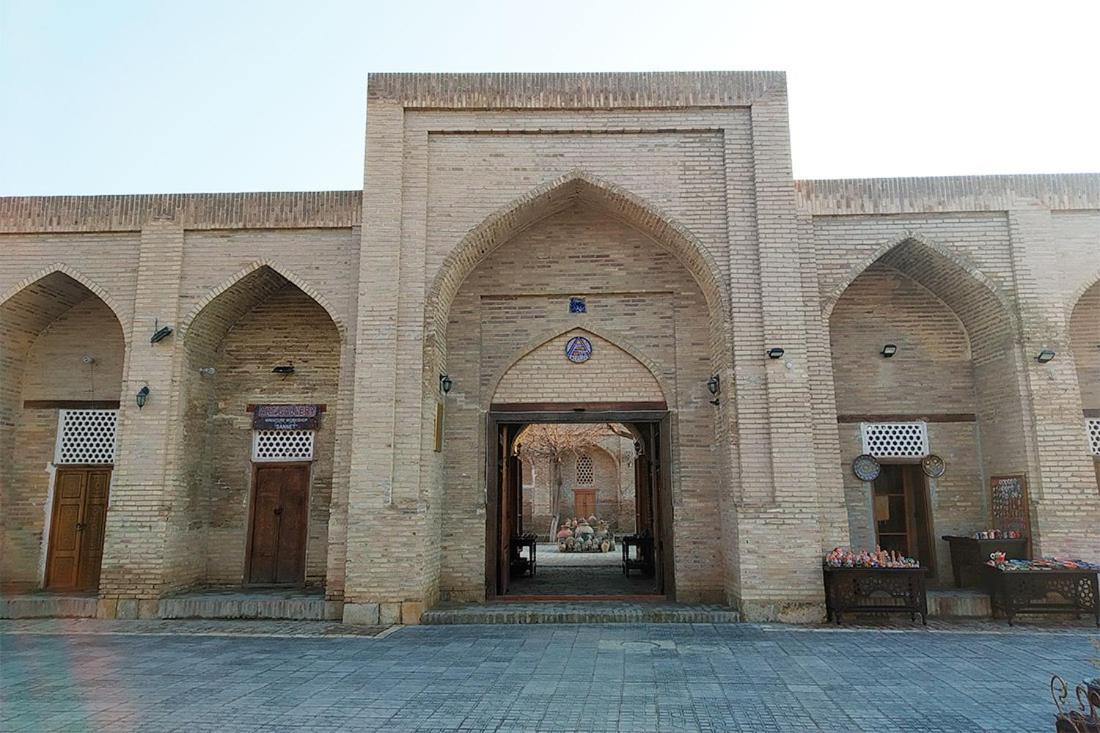 Ohun Caravan Sarai 18Th Century Old Hause Historical Unesco Heritage List 1 Minutes To Bukhara Old Town Square Est-Since 1826 For Walk In Guest Parking, Cozy Room, Best Location And Strong Wifi Exterior photo